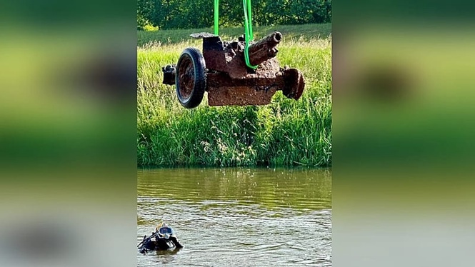 Second World War gun recovered from river in Germany