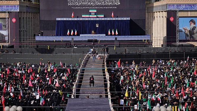 Iranians mourn as Khamenei funeral ceremonies begin