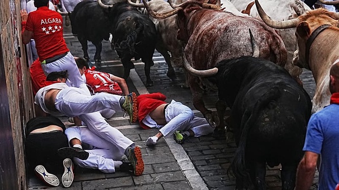 San Fermín festival begins with Pamplona's famous bull run