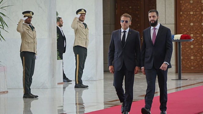 Macron tours Damascus' Umayyad Mosque during Syria visit
