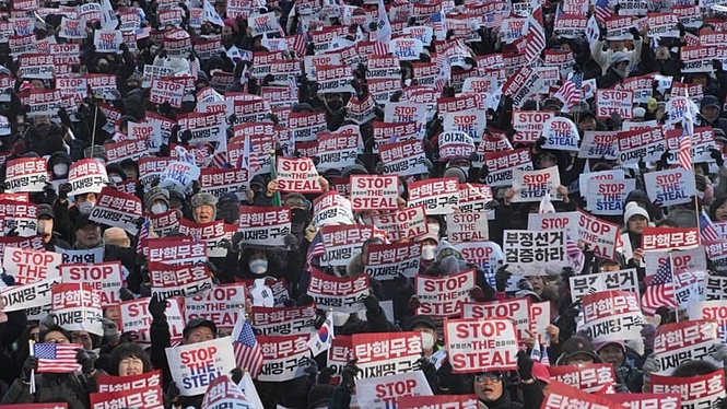 South Korean law targeting 'fake news' takes effect as journalists' groups raise concerns