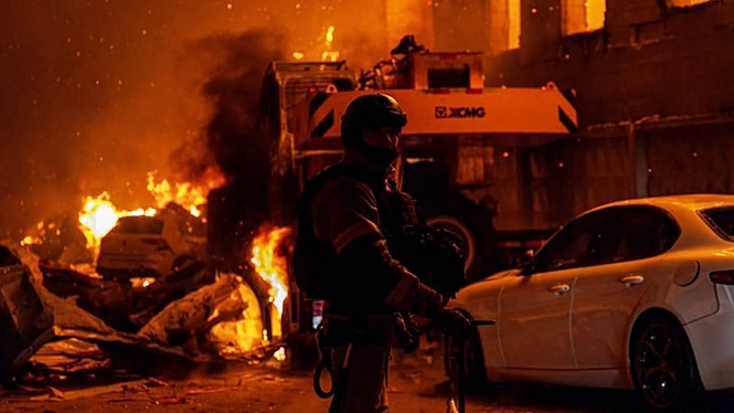 At least seven killed in fresh Russian strikes on Ukraine as NATO leaders meet in Turkey