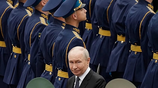 EU narrows ban on Russian combatants to appease France and Italy