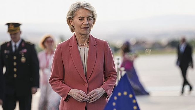Von der Leyen to donate gun gifted by Erdoğan to military museum