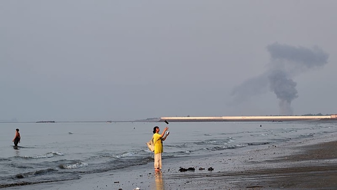 US-Iran conflict widens after deadly tanker attack in Strait of Hormuz