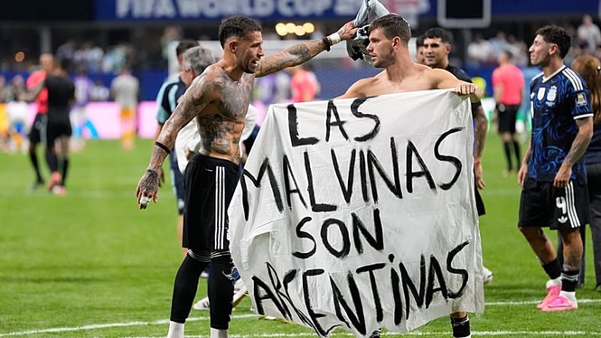UK government calls for FIFA probe into Argentina over World Cup Falklands banner