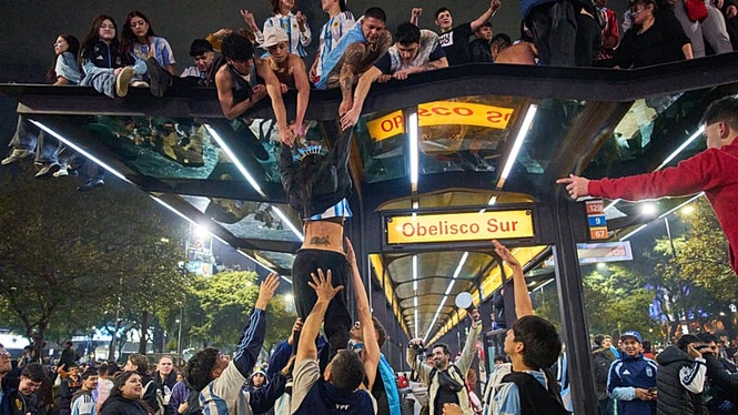 Argentina reaches World Cup final, jubilation in Buenos Aires and disappointment in the Falklands