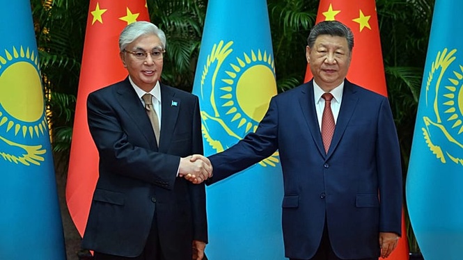 Xi hails 'new level' in ties as China and Kazakhstan sign €11.4bn in deals