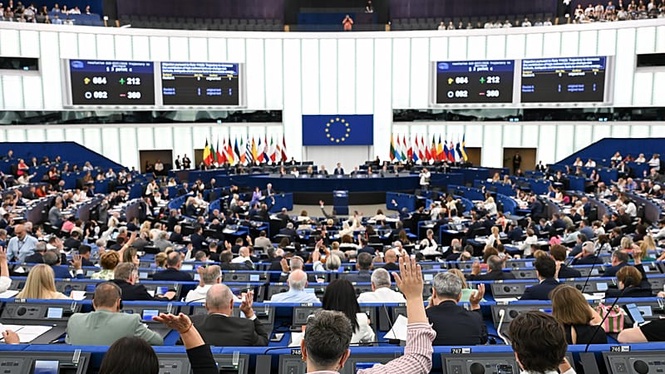 From empty benches to real debate? Metsola's bid to revive the European Parliament