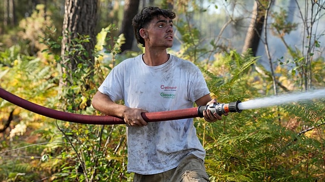 French wildfires affect 40,000 businesses as disruption spreads