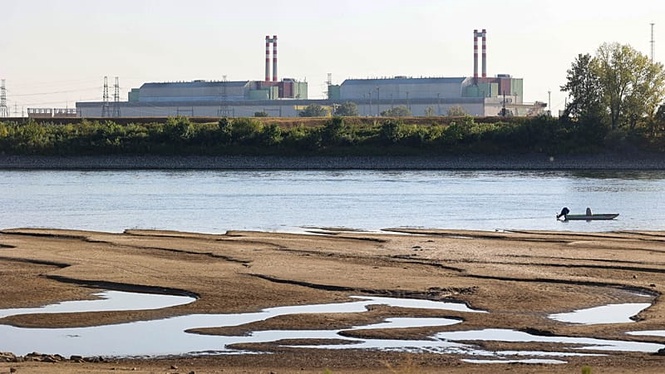 Hungary's Paks nuclear plant faces shutdown as Danube water levels hit record low