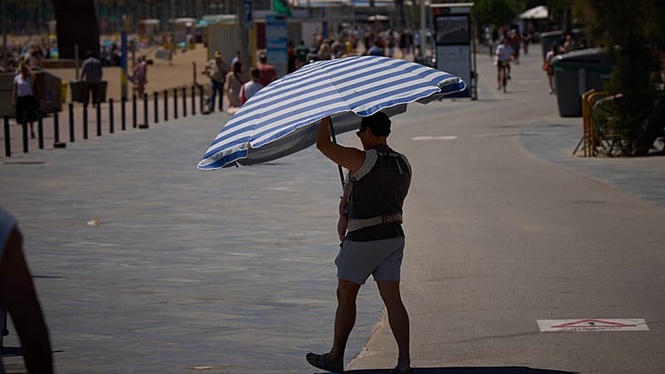 Aemet issues alerts in six regions and red warning in Gran Canaria for extreme heat