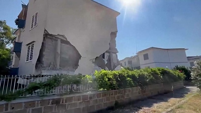 Video shows damage after Naples earthquake injures 26