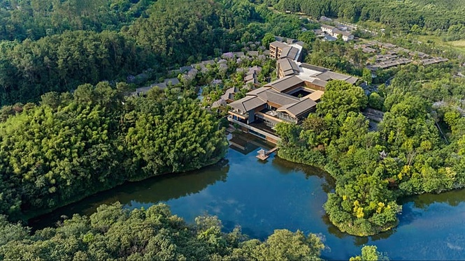 Banyan Tree’s new luxury mountainside resort in China has hot spring pools and a bamboo forest trail