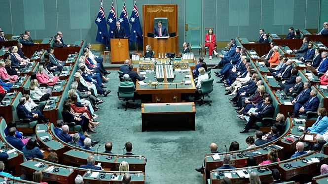 Australia politician Mark Parton admits texting 'my job is boring' during meeting