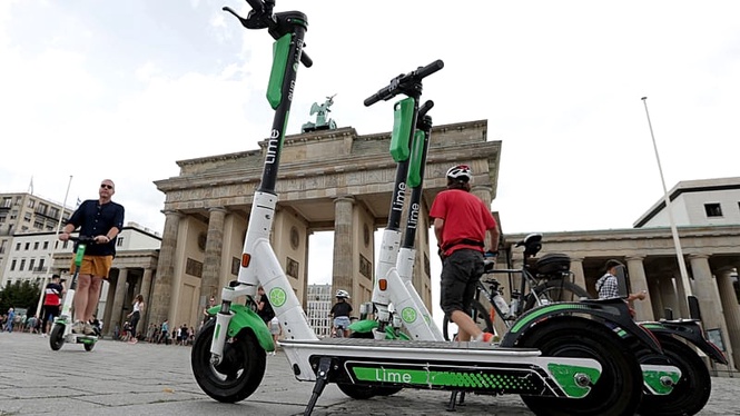 Electric scooters: Lime, Bird and Dott fined €2.6 million in Rome