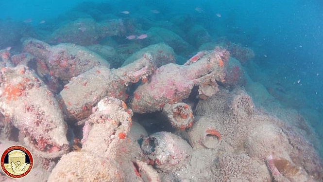 Ancient Roman shipwreck with hundreds of amphorae found off Sicily