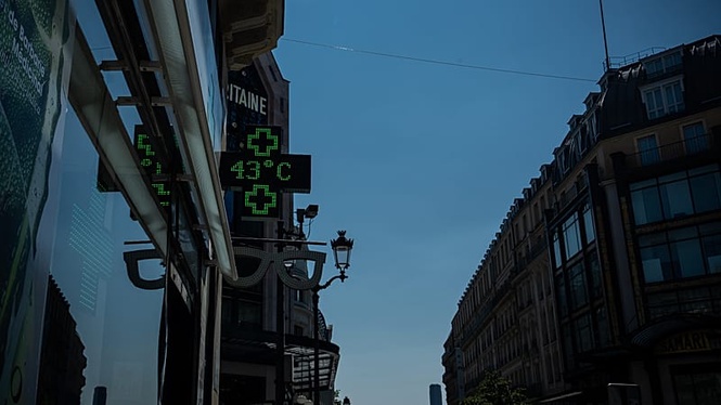 France swelters in new heatwave as water restrictions tighten