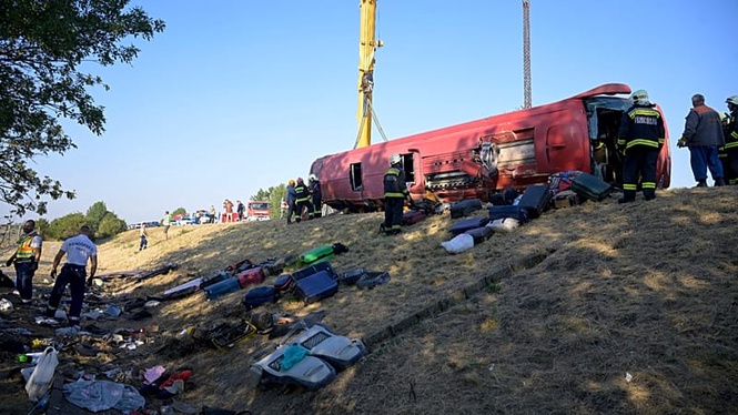 At least 12 people killed in Polish tourist bus crash in Hungary