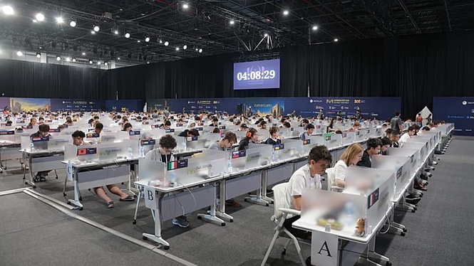 From code to reasoning: AI reshapes the skills of young programmers