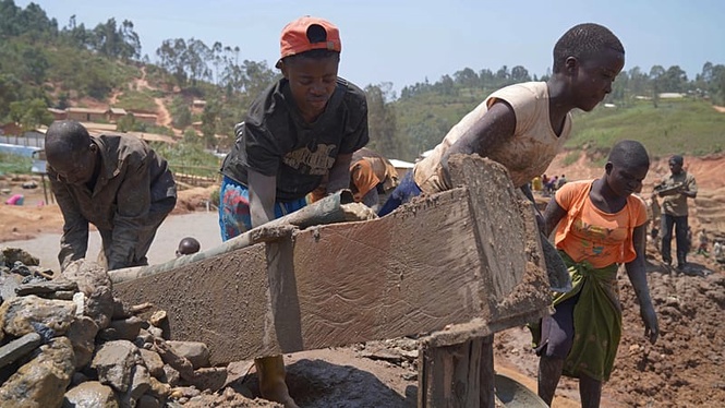 Ebola outbreak in Congo becomes country’s worst as virus spreads at “exceptional pace”