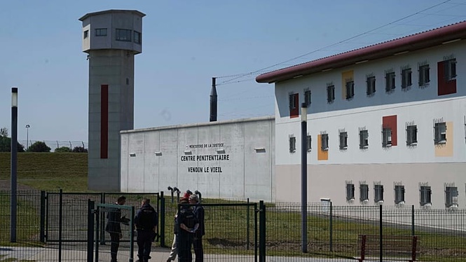 France: drones are becoming a new way to smuggle goods into prisons
