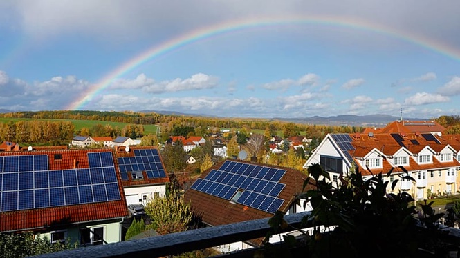 Germans could save over €12,000 by ditching gas boiler for solar, battery and heat pump – analysis