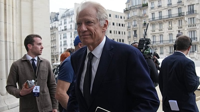 French presidential race: De Villepin set to run, Faure enters socialist primary