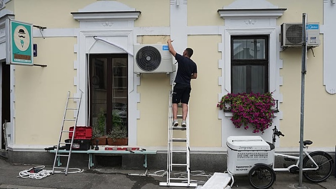 Air conditioners save thousands of lives every year in the US