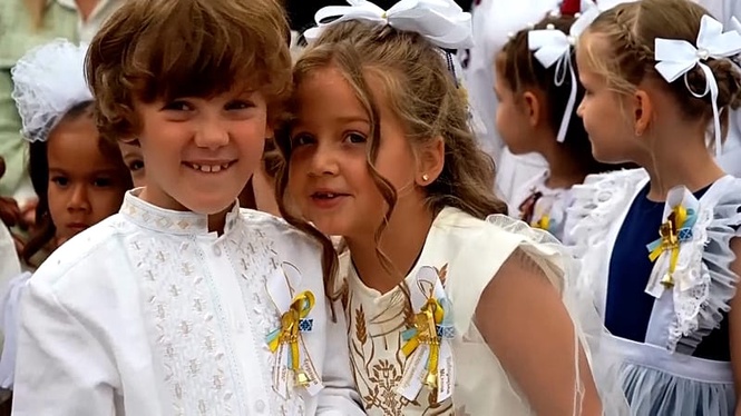 Kyiv school year begins under the shadow of air raid sirens