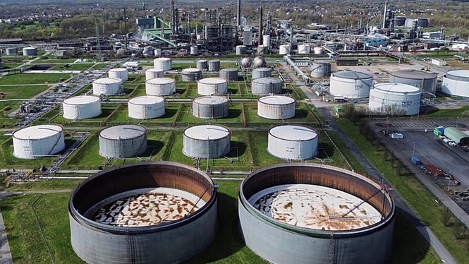 Why are petrol and diesel so expensive despite crude oil not reaching record highs?