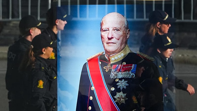 Norway bids farewell to King Harald V as 'grandfather' of the nation's casket arrives at Oslo Cathedral