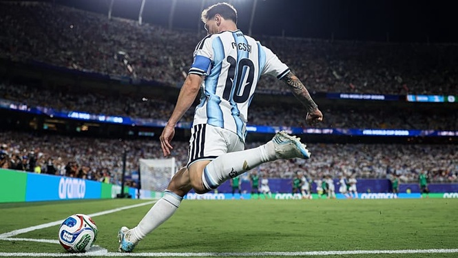 Shooting and scoring: Photographer Alex Pantling on capturing the world’s greatest footballers