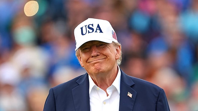 Donald Trump pledges to remove a 15% tariff on Irish whiskey