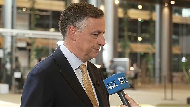 Bringing EU and Canada closer is 'not against any third country', MEP David McAllister says