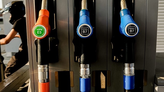 Europe weighs energy-saving measures as Middle East crisis deepens