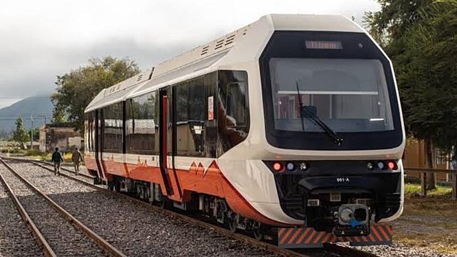 Argentina’s first solar train runs on batteries charged by the Andean sun