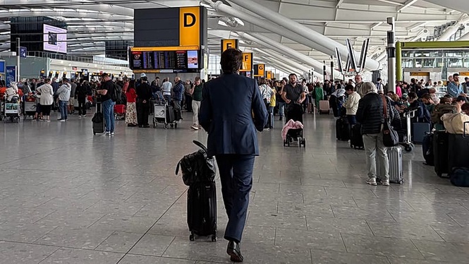 More flight disruption in UK after second air traffic control glitch this month