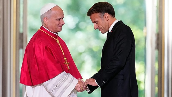 Emmanuel Macron 'rearranges his schedule' to attend Pope Leo XIV's final mass in Metz