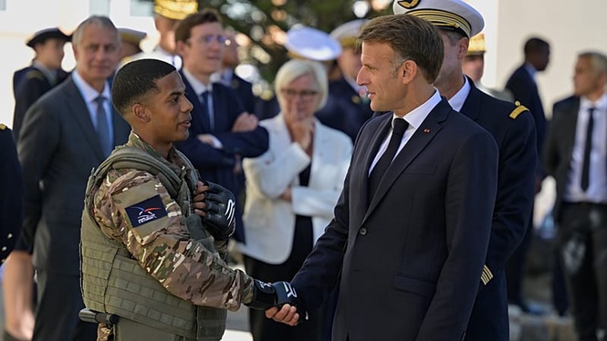 No, Macron isn't planning to trigger a war with Russia to stay in power