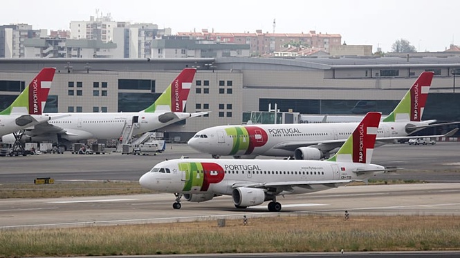 TAP: final bids from Air France-KLM and Lufthansa have been submitted