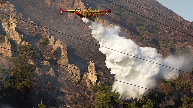 Italy's firefighting planes return home after summer battling blazes across Europe