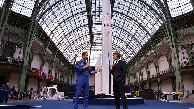 France and Germany lead push to keep military space powers in national hands
