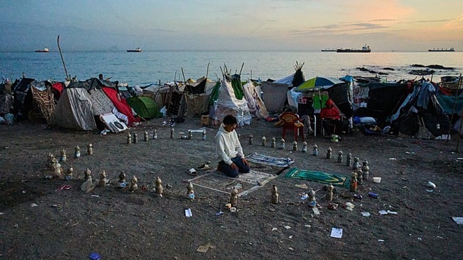 Tension rises in Ceuta: two migrant children stabbed and bacteria-contaminated beach