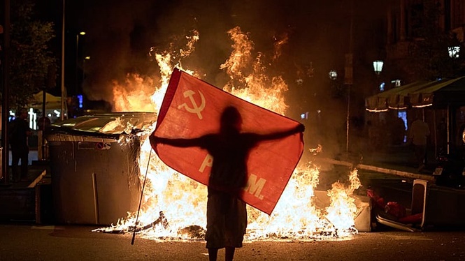 Housing protest turns violent in Barcelona with fires and arrests