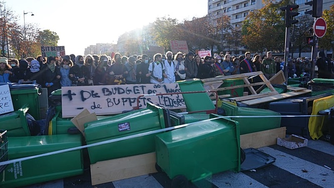 French students clash with police as school protests continue