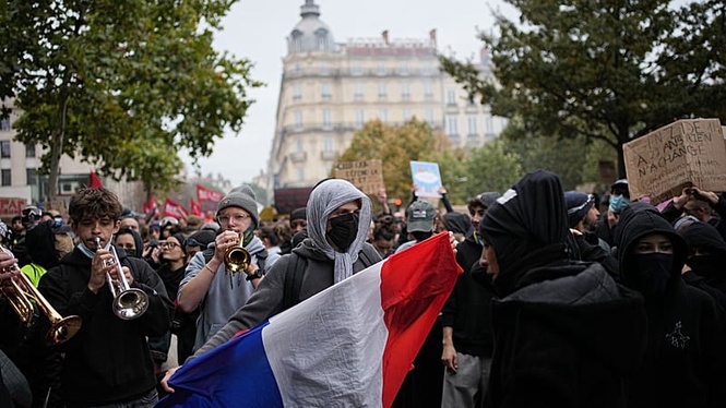 Protesters storm town hall and clash with police in France’s Marseille