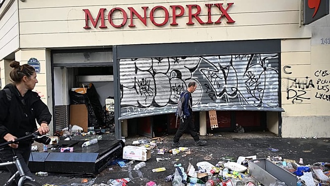 Could France’s debt troubles tip Italy into recession?