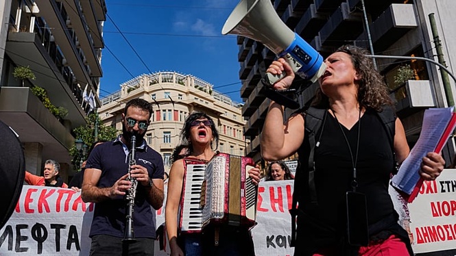 Greece: Thousands flood Athens streets in education protest