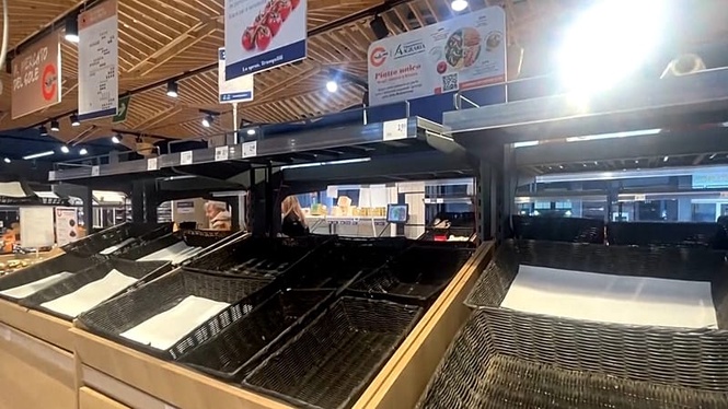 Watch: Empty shelves in southern Italy amid truckers’ fuel protests